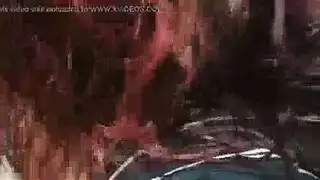 لا أستطيع السحب قبل أن ينفجر القذف