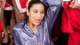 سكس مجموعة رجال علي امرأة اباحي