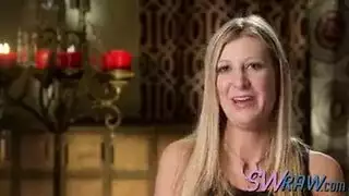 مصّ أثداء مكثف بين ذكور ومضاجعة مبللة في حوض الاستحمام