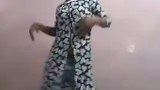 مراءة تمارس الجنس مع كلب كبير