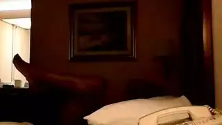 وجه مفلس ومتحمس في حفلة جنس جماعي