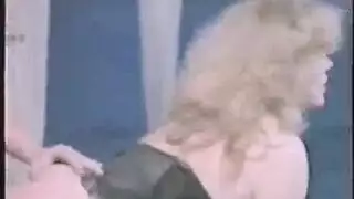 يتم ضبط المتلصصين ومعاقبتهم بجنس صريح
