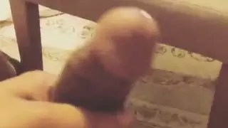 انزلي على ركبتيك وابتلعي لحمي التركي