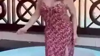 فيديو إباحي عربي فردي صريح مع رقص مكثف
