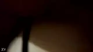 زب عربي ضخم يضخ في فتحة مبللة