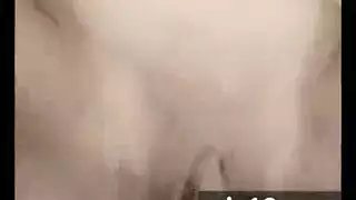 أوجي مسرحي: جنس جماعي مستوحى من شكسبير