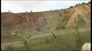 قذف نسائي صعب شاهدها وهي تغرق السرير