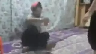 شريط جنس عراقي خام: جنس فموي ووضعية كلابية على الكاميرا