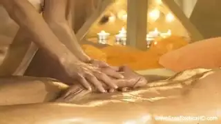 ممارسة الجنس على طاولة التدليك