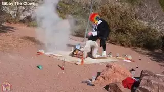 نسيت الديك الرومي، لذلك نكبت الجدة بقوة