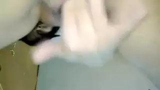 جمال عربي عارٍ في خيال جماعي جنسي صريح