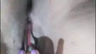 كاميرا ويب إكس إكس إكس: فتاة مسلمة تئن وهي تداعب بظرها