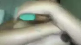 مص قضيب في السيارة وجنس خشن مع أنين شديد