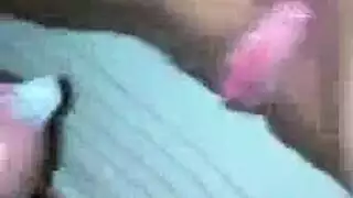 عميل مزدوج يملأ فتحات الفلبينية الضيقة في مشهد إباحي