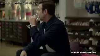 شغف شرجي: صديقات يستكشفن متعة المدخل الخلفي الحميمة