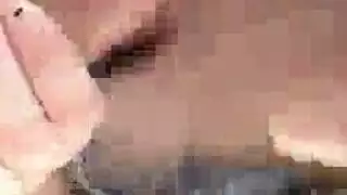 طالبة ممتلئة تختنق من القضيب بين رفوف الكتب
