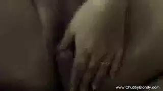فتح كس حبيبته حتى خروج الدم والاغماء عليها