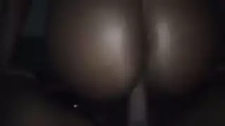 تعمل لها اثاره وينظر لها من النافذه