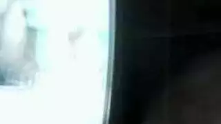 استراحة دراسة: طالبات الكلية تستمني في فصل فارغ