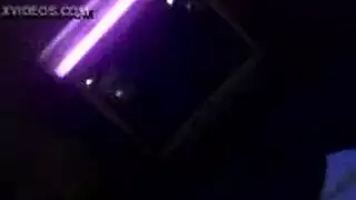 شقراء تحلم بأن تصبح نجمة إباحية ترقص وتتلقى القذف داخلها