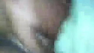 الفتاة المثيرة كيلي لا تجد قضيبًا كبيرًا لتُدخله بعنف