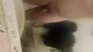 مرآة جيدة جدا زوجين مثير زوجين قبلت في الخارج