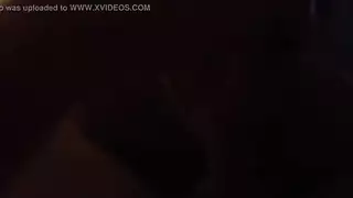 أم مثيرة تبحث عن قضيب كبير لجلسة جنس حارة