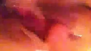 سمراء مثيرة تمارس الجنس مع رجلها ورجلها الجانبي في مشهد إيلاج مزدوج حار