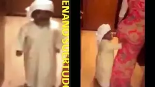 قزم عربي مثار يمارس الجنس الصعب بإيحاءات صريحة