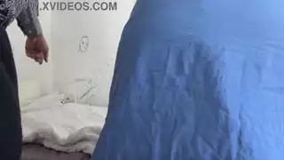 القضيب الكبير للزوج الألماني يمدد عروسته المسلمة الحامل