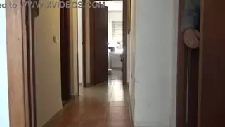 خادمة محجبة تمتلئ بقضيب أسود عملاق
