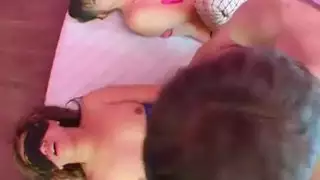 فرنسي متنكر يمارس الجنس بعنف مع فتاة عربية بريئة