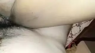 شغفها هو الأداء مثل نجمة إباحية للجمهور