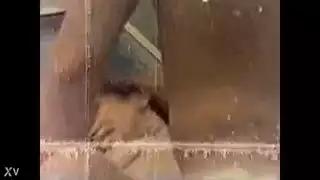 فيلم إباحي: علاقة ثلاثية مع بلع السائل المنوي