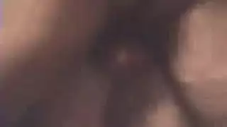 عاهرة ناضجة تتعرض للضرب المتكرر وتصل للنشوة بقوة مع كل دفعة