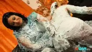 سحاقيات مثيرات يلعقن مهبل بعض في مشاهد جنس خارجية