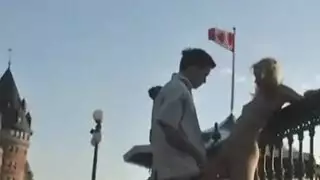 جنس علني صعب: زوجة متلهفة بعد العمل