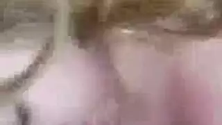 جلسة بلع عميق للعاهرة بيمبو في الصباح الباكر