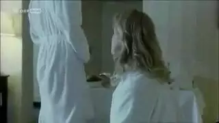 كوخ معزول، زوجان من العشاق، ليلة إباحية واحدة