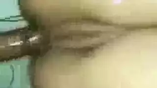 عاهرة جميلة تبحث عن جرعة قضيب كبير