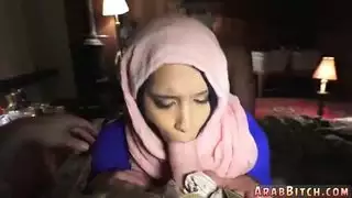 مقطع إباحي: القضيب العربي النحيل ينكح الفرج المحلي بقوة