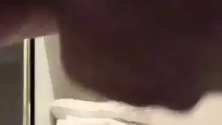 مداعبة يدوية هاوية بقضيب ضخم موثق من لوس أنجلوس
