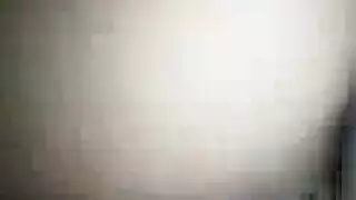 صغيرتي الآسيوية زوجين تجر الرجل الثابت