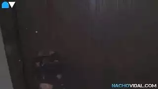 حلاقة مؤخرتها قبل اختراق شرجي مزدوج