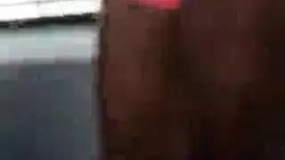 قبلة فرنسية شديدة الحرارة ينتهي بها المطاف بقذفه على وجهها الجميل