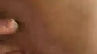 الكمال قرنية يستمني مع لعبها