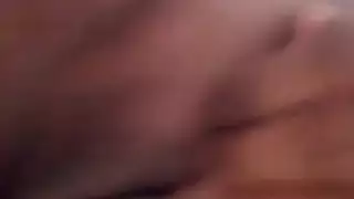 عاملة أوكسو بريندا تأخذ قضيبًا أثناء العمل تجميع إباحي