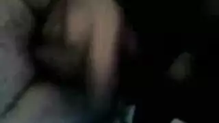 كوجر أوروبية تمتلئ بسائل الشاب المنوي وهي ترتدي جواربها