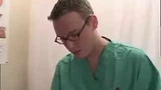 مترجمة تُضرب بوضعية كلابية