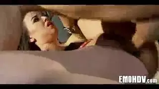 عروس يمنية شابة تُمارس معها الجنس بعنف في جميع الفتحات